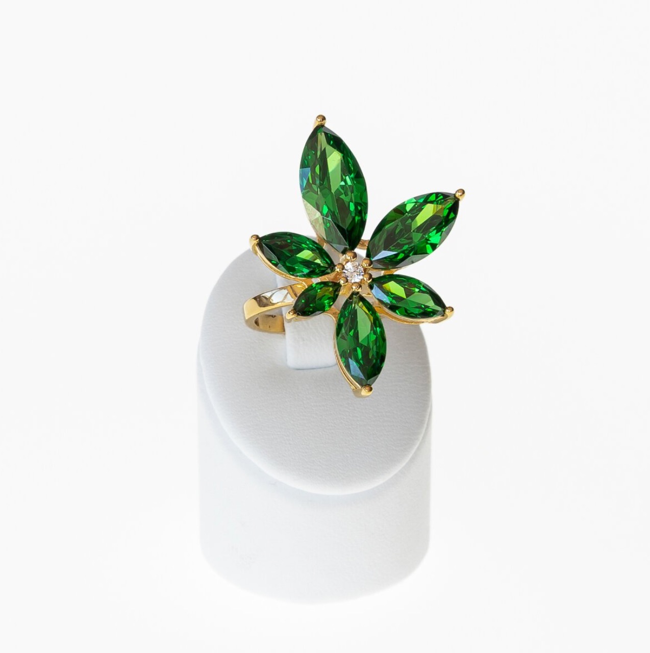 fashion-jewellery-modeschmuck Gold vermeil cubic zirkonia statement Flora cocktail ring emerald