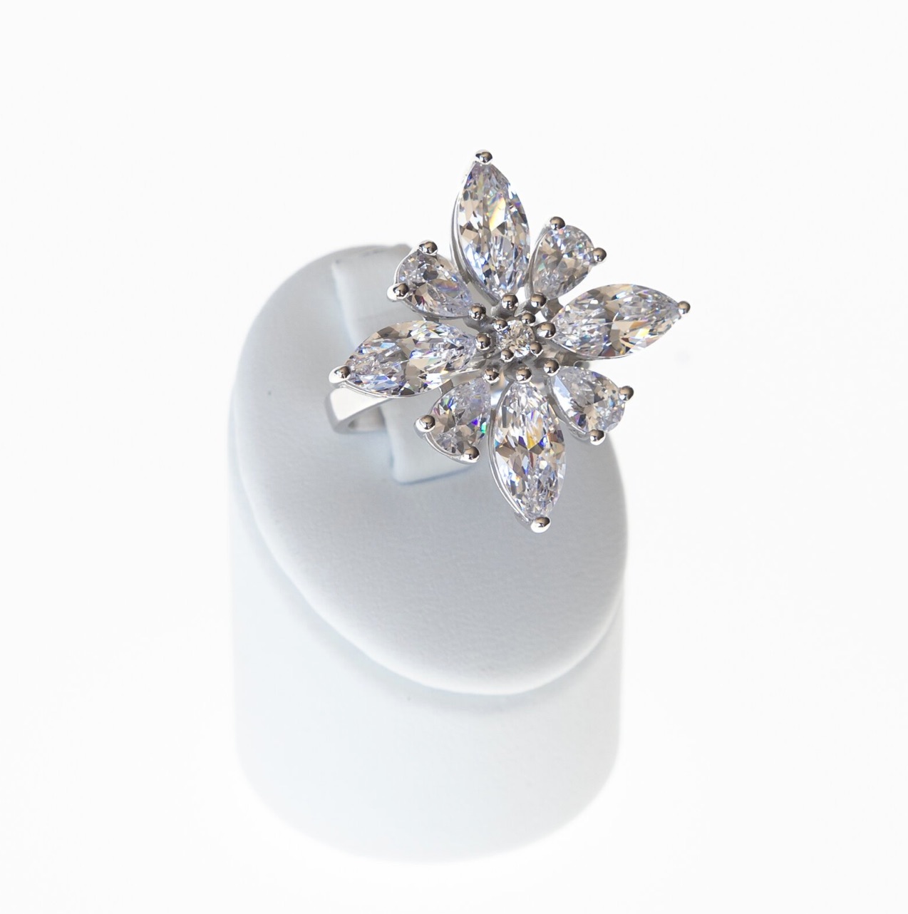 fashion-jewellery-modeschmuck Silver cubic zirkonia statement Emily cocktail ring